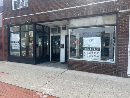 472 Main St, Islip, NY, 11751-3518 | Card Image