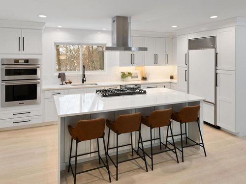 75 E Pleasant Lake Rd, North Oaks, MN, 55127-6305 | Card Image