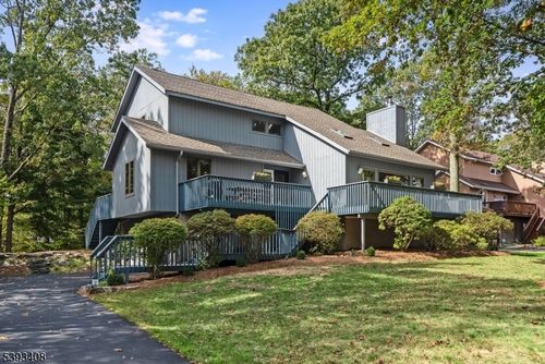 46 Lynn Dr, Byram Twp, NJ, 07821-3504 | Card Image