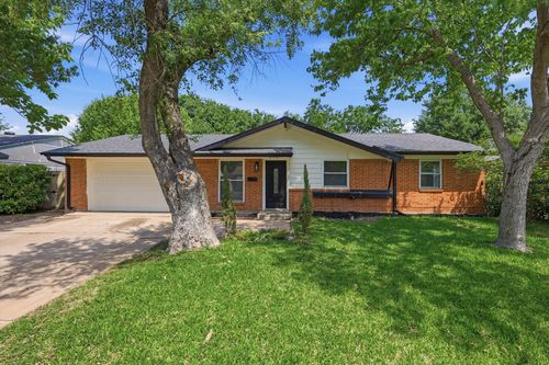 306 Baron Place, Grand Prairie, TX, 75051 | Card Image