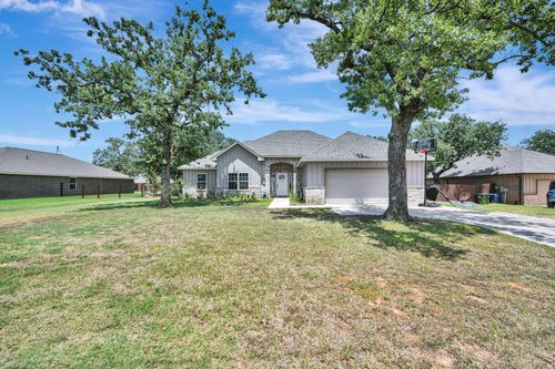 917 E 3rd St, Springtown, TX, 76082-3027 | Card Image