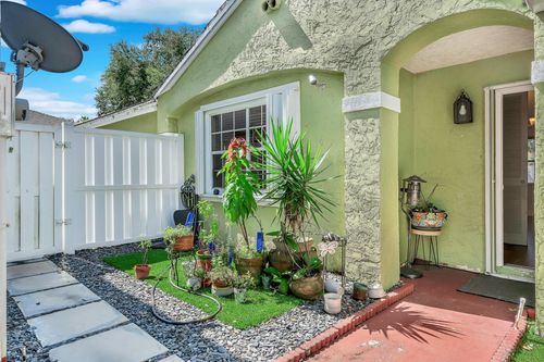 9842 Nw 2nd Ct, Plantation, FL, 33324-7089 | Card Image