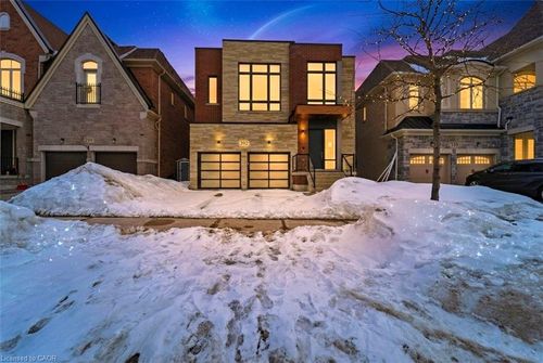 392 Farrell Rd, Maple, ON, L6A4W8 | Card Image