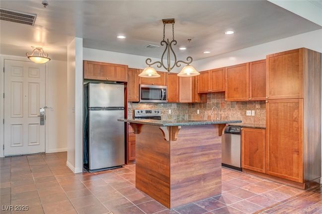 640 - 2455 W Serene Ave, Home with 1 bedrooms, 2 bathrooms and 1 parking in Las Vegas NV | Image 9