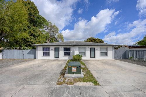 2419 Nw 101st St, Miami, FL, 33147-1734 | Card Image