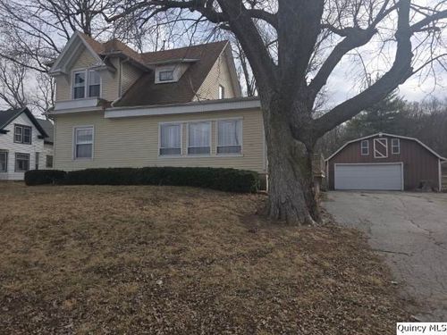 670 E 1st St, Dallas City, IL, 62330-1008 | Card Image