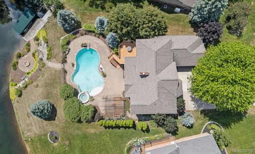 1257 Lake Shore Blvd, Lake Orion, MI, 48362-3909 | Card Image
