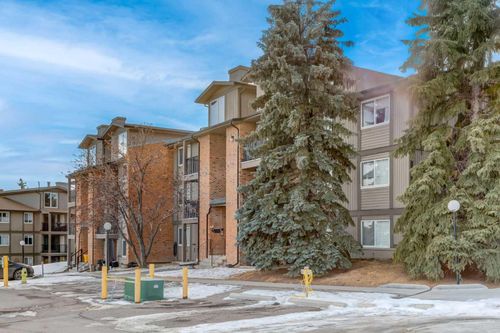 632-6400 Coach Hill Rd Sw, Calgary, AB, T3H1B8 | Card Image