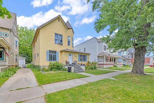 apt-2-819 Court St, Port Huron, MI, 48060-5381 | Card Image