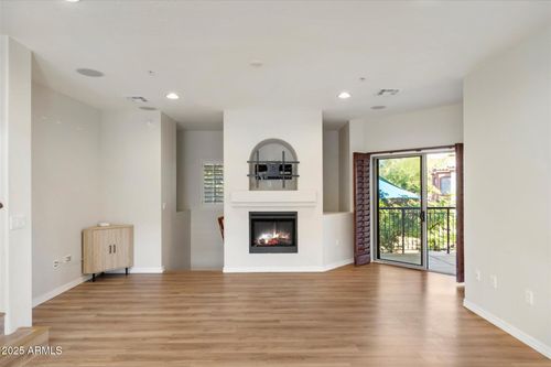 1034-3935 E Rough Rider Rd, Phoenix, AZ, 85050-7346 | Card Image