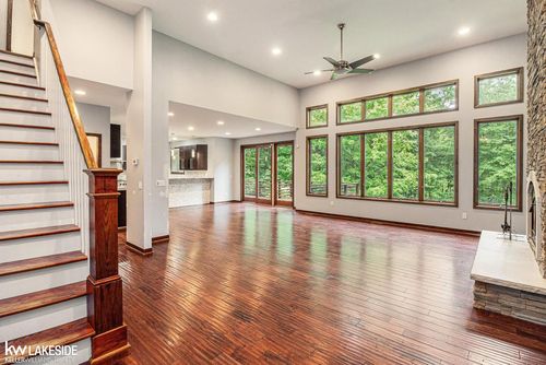 608 Killdeer Ct, Ortonville, MI, 48462-8482 | Card Image