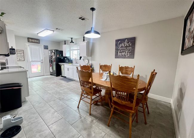 7208 Autumn Run Dr, House other with 3 bedrooms, 2 bathrooms and null parking in Forest Hill TX | Image 11