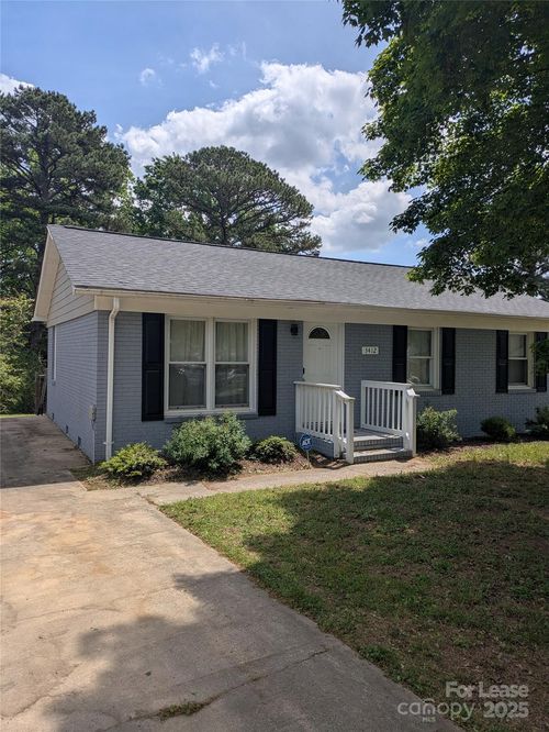 3412 Merrill Pl, Charlotte, NC, 28216-3528 | Card Image