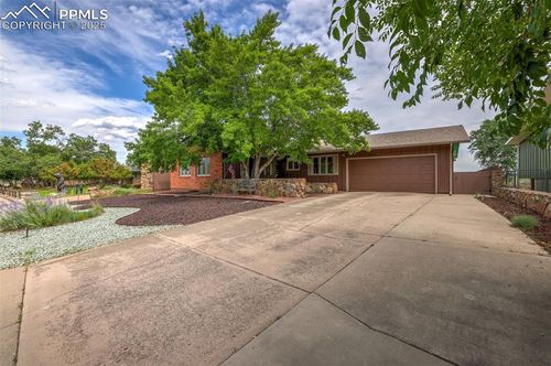 223 Crystal Hills Blvd, Manitou Springs, CO, 80829-2609 | Card Image