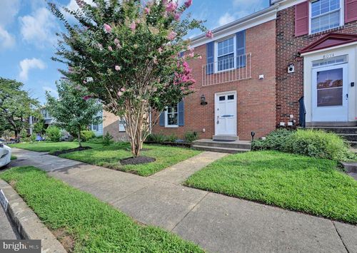 8069 Powderbrook Ln, SPRINGFIELD, VA, 22153-2927 | Card Image