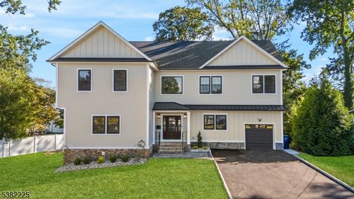 52 Skylark Pl, Clark, NJ, 07066-2627 | Card Image