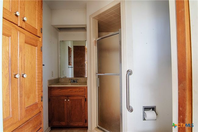 11552 Fm 1383, Home with 3 bedrooms, 2 bathrooms and null parking in Schulenburg TX | Image 16