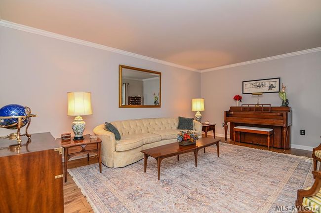 Formal Living Room | Image 24