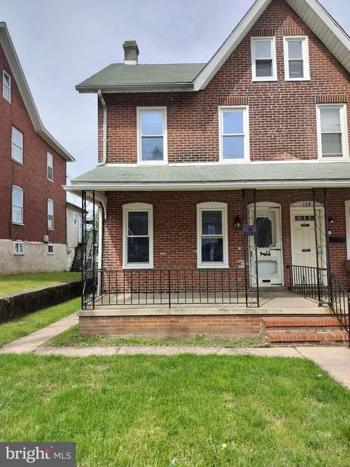 136 S 4th Ave, COATESVILLE, PA, 19320-3722 | Card Image