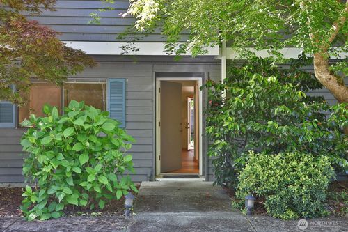 a2-137 4th St, Langley, WA, 98260-8417 | Card Image