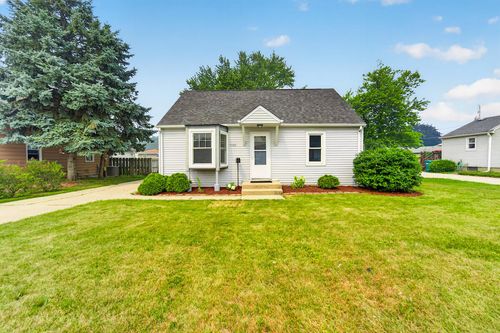 1406 Vine St, Union Grove, WI, 53182-1509 | Card Image