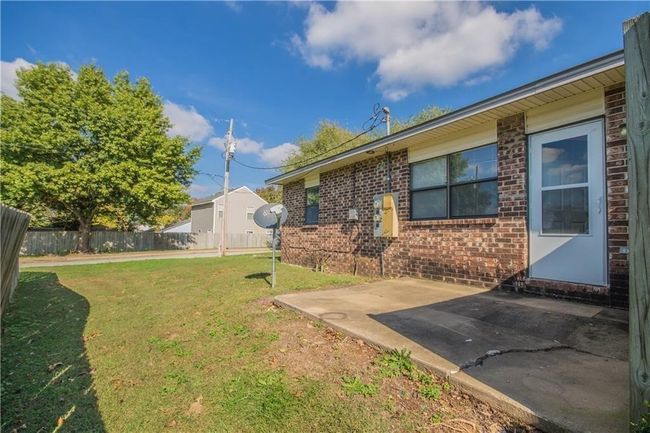 1028 S 24 Th St, Home with 2 bedrooms, 1 bathrooms and null parking in Rogers AR | Image 8