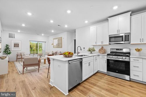 28311 Radford Ln, Dorchester Center, MA, 02124 | Card Image