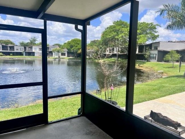 APT-511 - 958 Mockingbird Ln, Condo with 3 bedrooms, 3 bathrooms and null parking in Plantation FL | Image 5