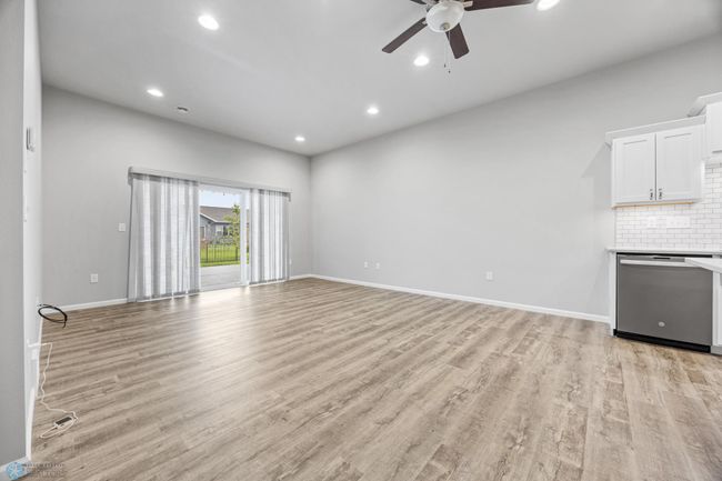 Living Room | Image 11