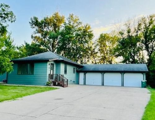 741 Main St, Tracy, MN, 56175-1667 | Card Image