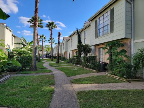 8-8714 Victorian Village Dr, Houston, TX, 77071-2840 | Card Image