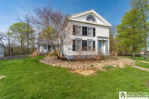 62 N Portage St, Westfield, NY, 14787-1023 | Card Image