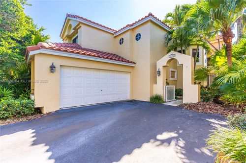 10132 Nw 4th St, Plantation, FL, 33324-7052 | Card Image