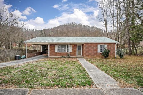 511 Evans St, Livingston, TN, 38570-1805 | Card Image