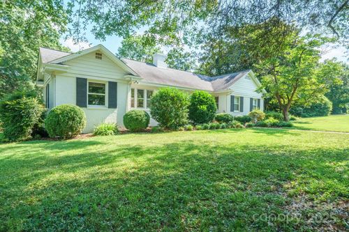 630 4th Ave Nw, Hickory, NC, 28601-4813 | Card Image