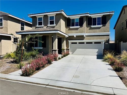 689 Carnation Ln, San Jacinto, CA, 92583-5115 | Card Image