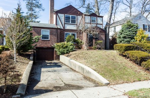 85-32 213th St, Queens Village, NY, 11427-1343 | Card Image