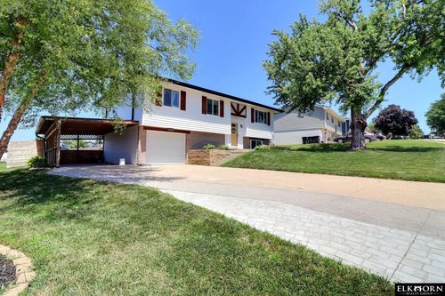 21216 Welsh Road, Omaha, NE, 68022 | Card Image