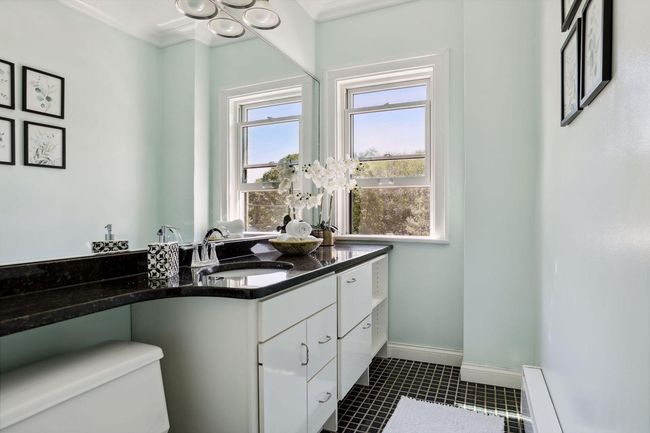 Main level powder room | Image 17