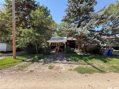 216 Spruce Ave, Eastend, SK, S0N0T0 | Card Image