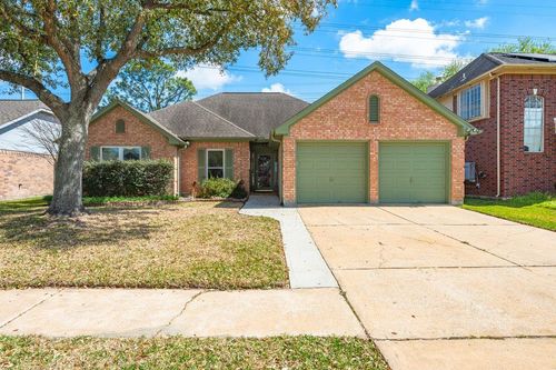 3503 Gladwyne Ln, La Porte, TX, 77571-7607 | Card Image