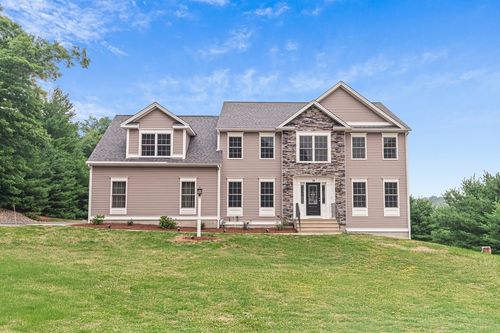 14 Longbrook Dr, Cumberland, RI, 02864-2933 | Card Image