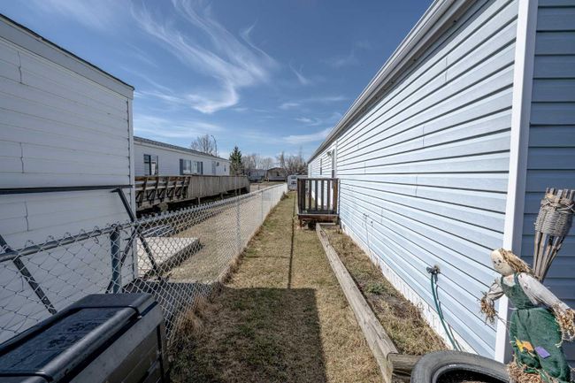 12221 97 A Street, Home with 3 bedrooms, 2 bathrooms and 4 parking in Grande Prairie AB | Image 8