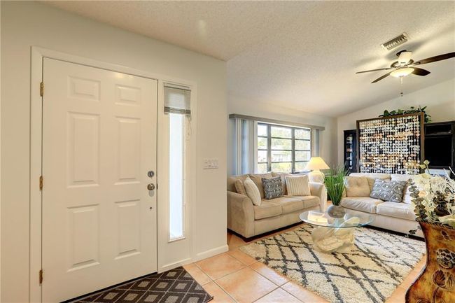 25 Sunset Dr, House other with 3 bedrooms, 2 bathrooms and null parking in Sebastian FL | Image 6
