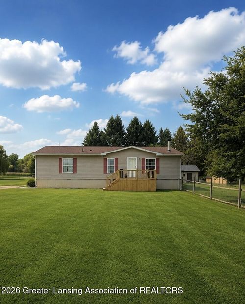 8271 Corrison Rd, Grand Ledge, MI, 48837-8215 | Card Image