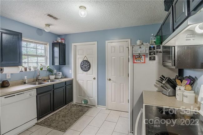 617 Crout Pond Way, House other with 3 bedrooms, 2 bathrooms and null parking in Gilbert SC | Image 11