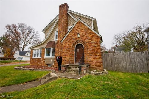 787 Greenwood Ave, Akron, OH, 44320-1860 | Card Image