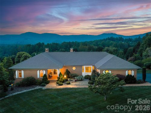 18 Thornapple Dr, Hendersonville, NC, 28739-7049 | Card Image