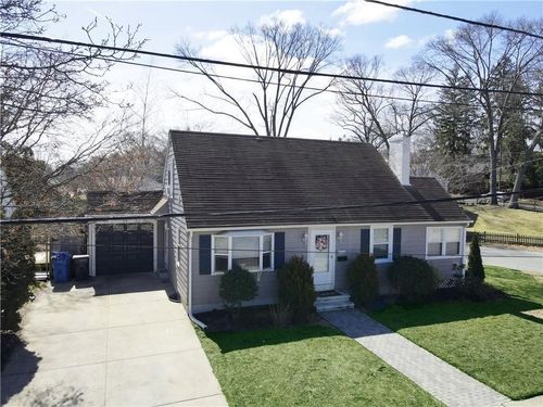 134 Westwood Ave, Cranston, RI, 02905-1328 | Card Image