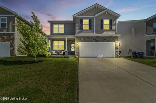 8023 Cedar Meadows Ln, Louisville, KY, 40229-8392 | Card Image